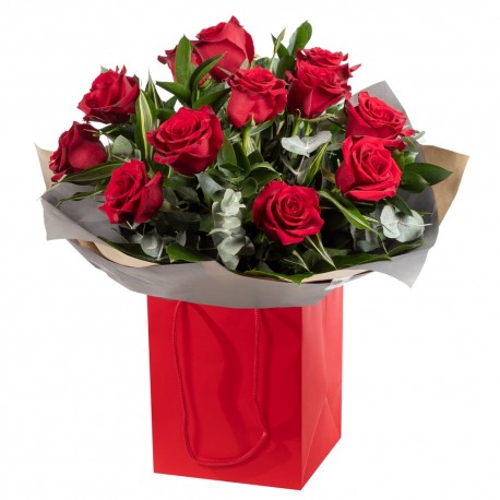 Traditional 12 Red Roses